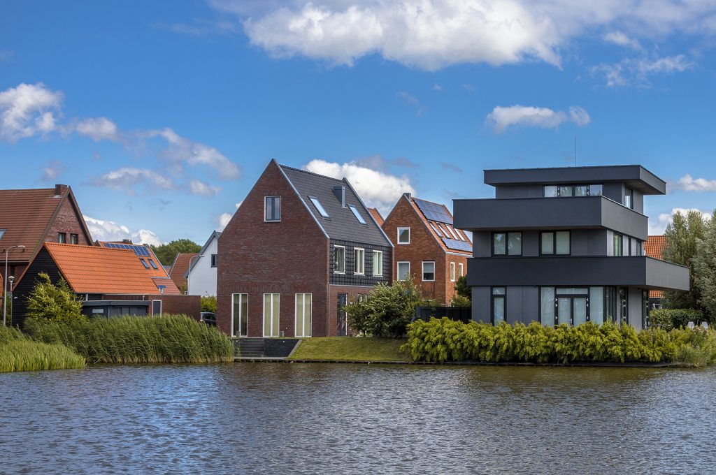 modern-free-standing-houses-PCZXAU4-1024x680