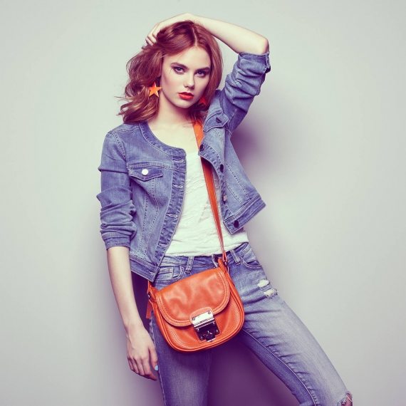 fashion-portrait-of-beautiful-young-woman-with-P3RJEA8