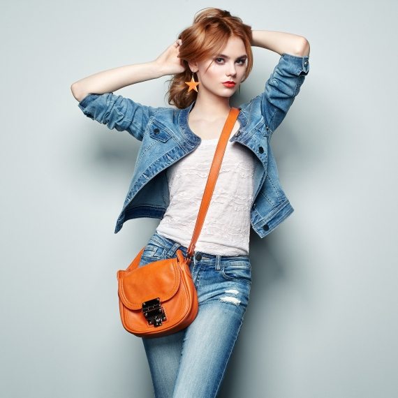 fashion-portrait-of-beautiful-young-woman-with-PNX64Y4