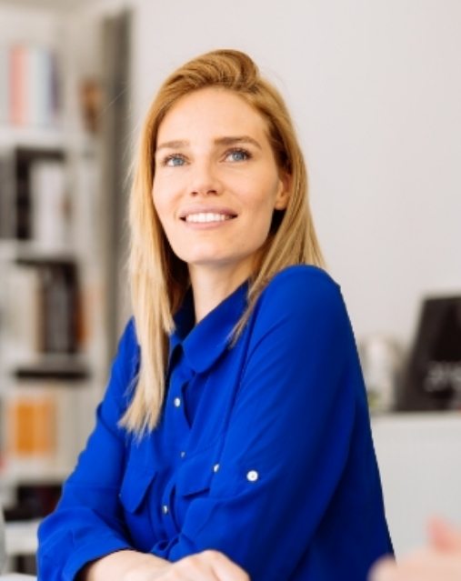 successful-businesswoman-ceo-of-company-4UDP9KG