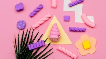 candy-minimal-set-fashion-flatlay-art-sweet-lover-PHXQ7CD