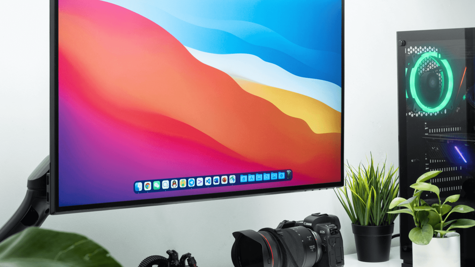 screen-post-eoSNV6svp2s-unsplash 1 (1)