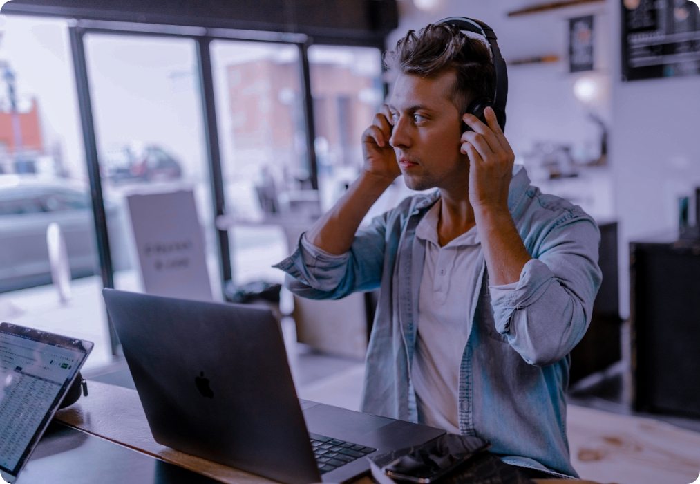 austin-distel-97HfVpyNR1M-unsplash@2x