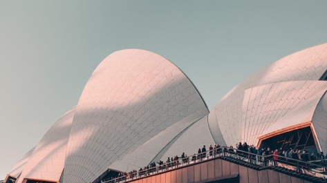 christopher-burns-dDtwpa2hD8U-unsplash