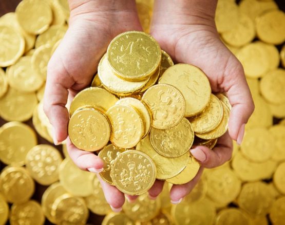 golden-chocolate-coins-PK4HX6B