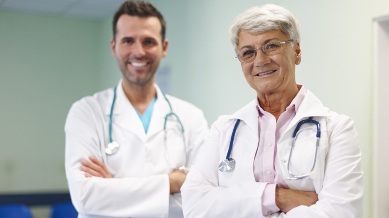 portrait-of-medical-personnel-in-hospital-BE5J6YT
