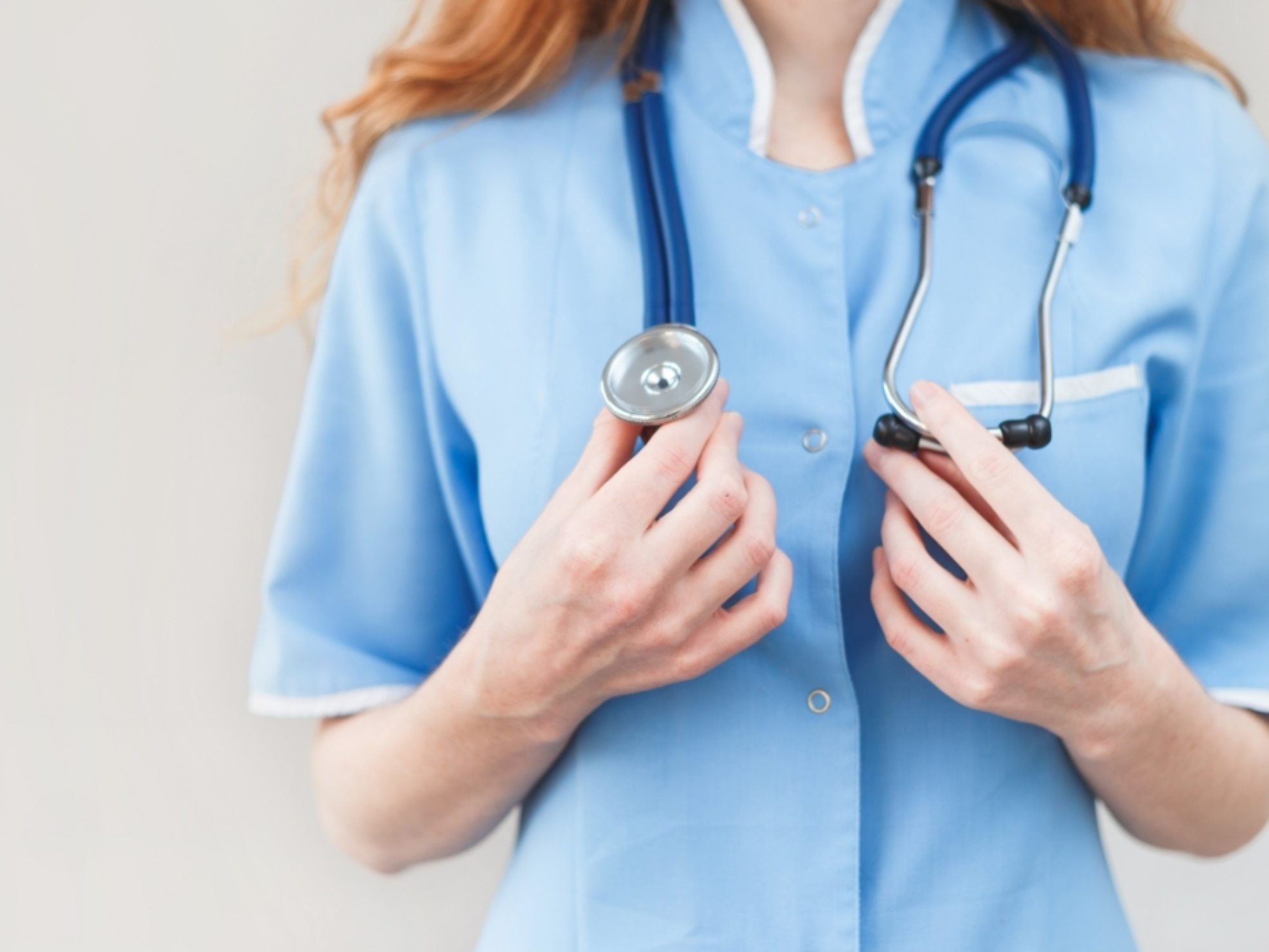young-female-doctor-with-stethoscope-PL5Z97Q