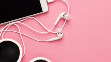 studio-shot-of-white-accessories-on-pink-back-7E4JTGC@2x