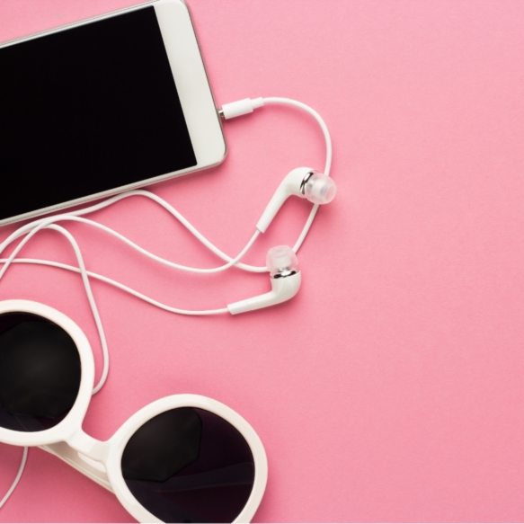 studio-shot-of-white-accessories-on-pink-back-7E4JTGC@2x