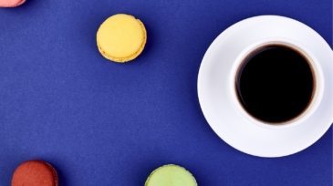 sweet-dessert-macaron-or-macaroon-with-coffee-PCQ6A7L