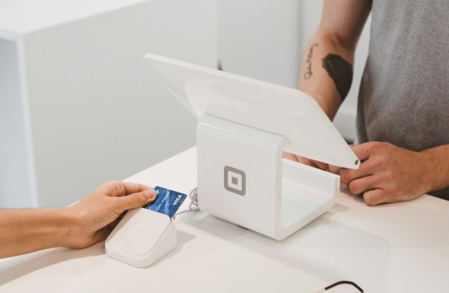 clay-banks-qW_k6x5OfRc-unsplash