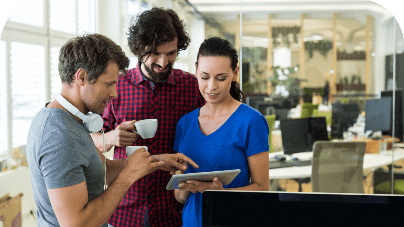 young-friends-working-with-devices (1)
