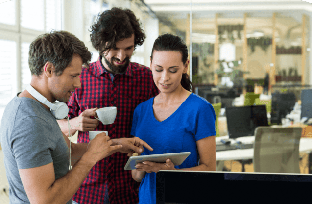 young-friends-working-with-devices (1)