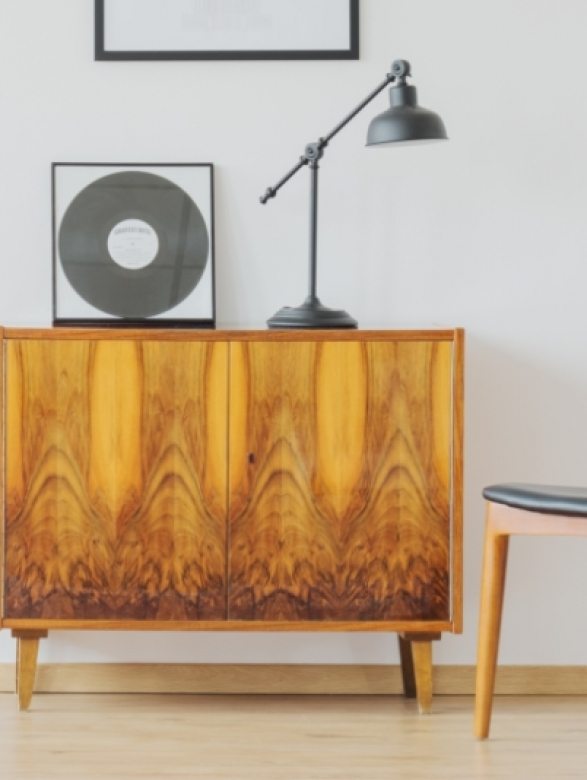 vintage-minimalist-space-PCEV9RQ