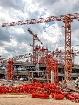 construction-cranes-on-site-skytrain-in-asia-PZY-2