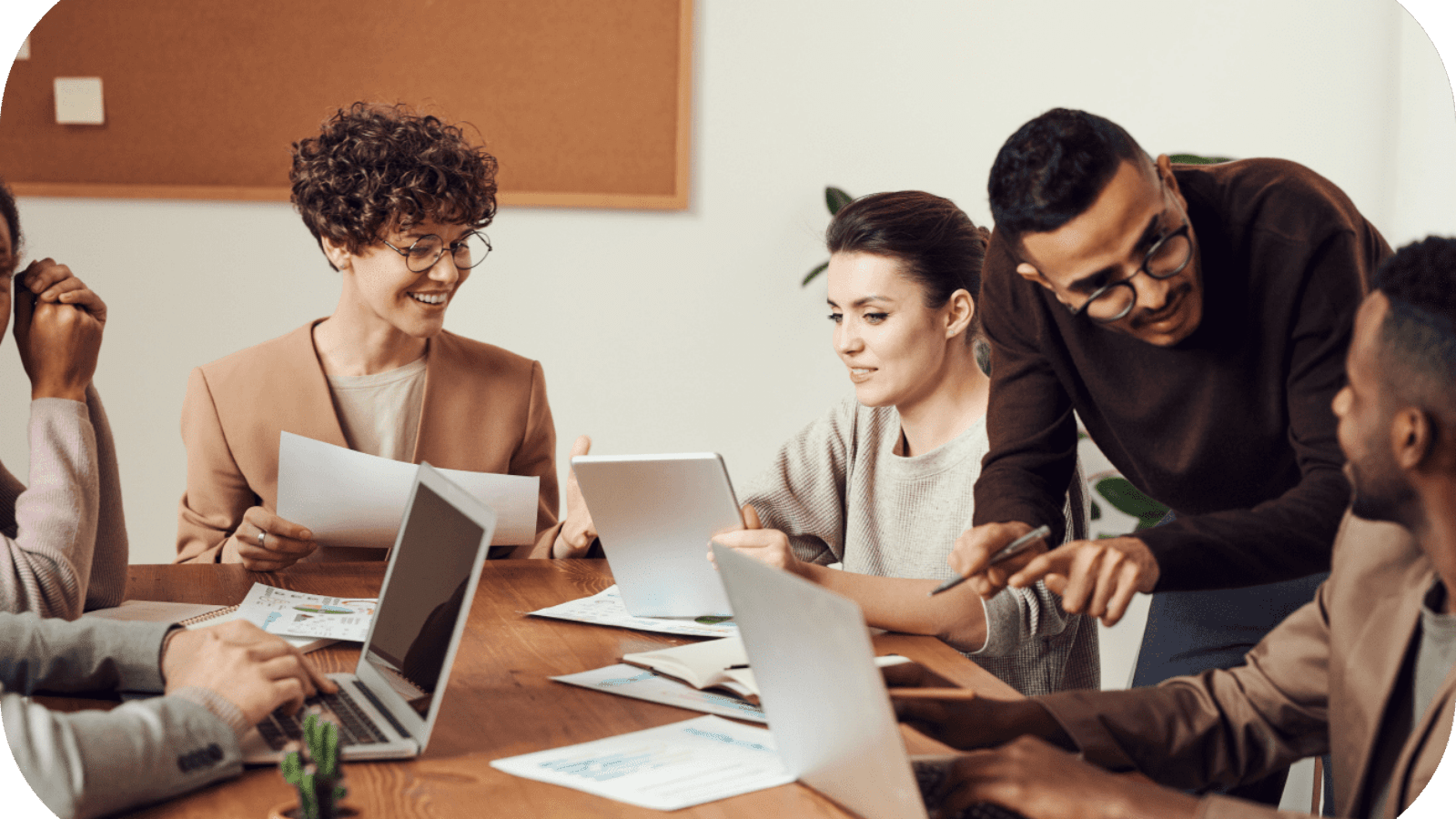 pexels-fauxels-3184360