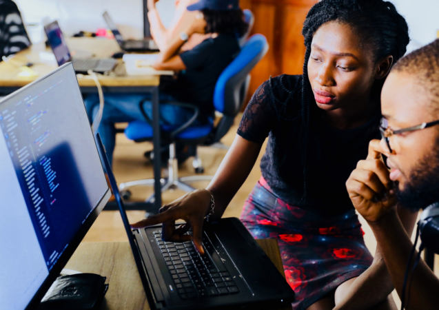 desola-lanre-ologun-IgUR1iX0mqM-unsplash