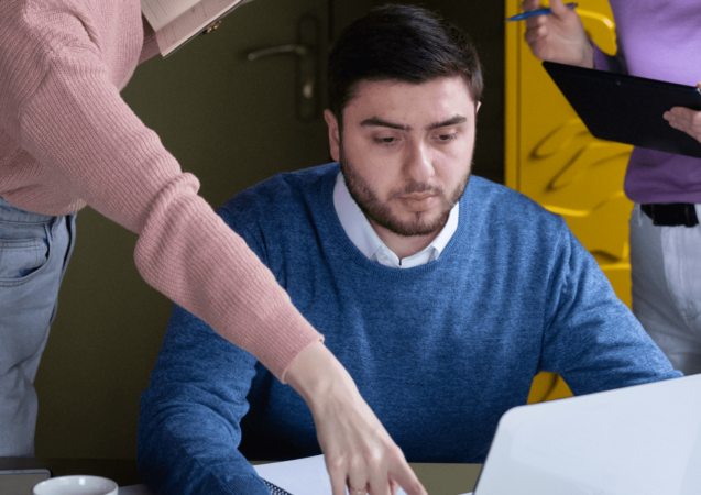medium-shot-people-working-with-laptop-1 (1)