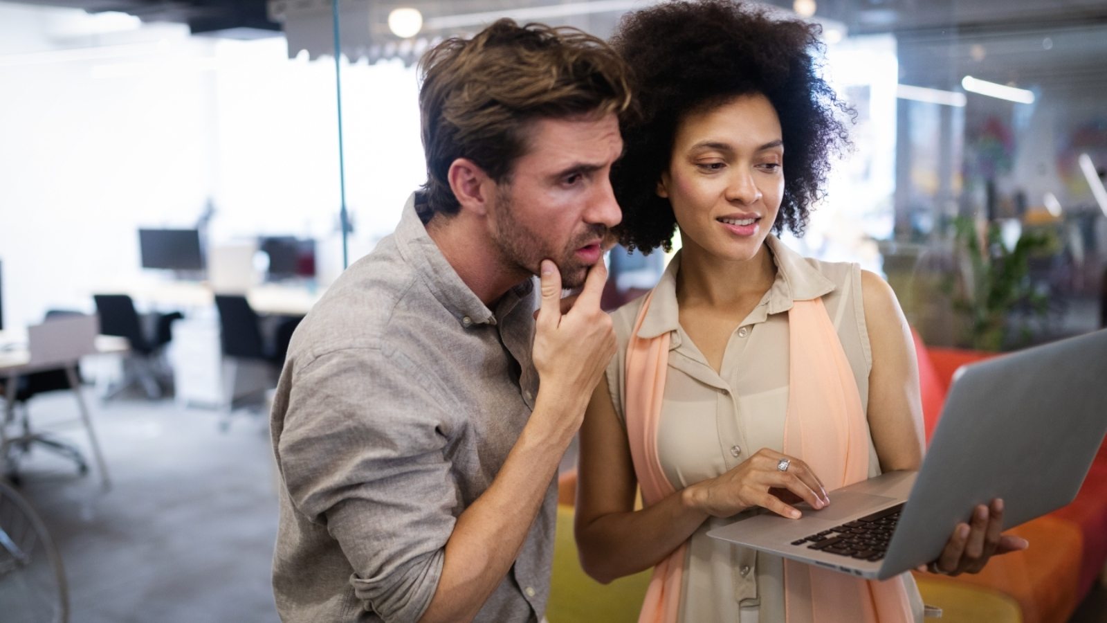 group-of-business-people-working-and-WTGR-1