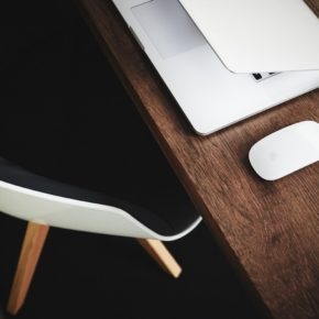 luca-bravo-ujhKqutt3f0-unsplash