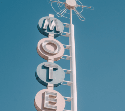 ian-dooley-aaAllJ6bmac-unsplash 1