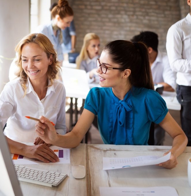 happy-creative-team-in-office-business-startup-TUCSPHG