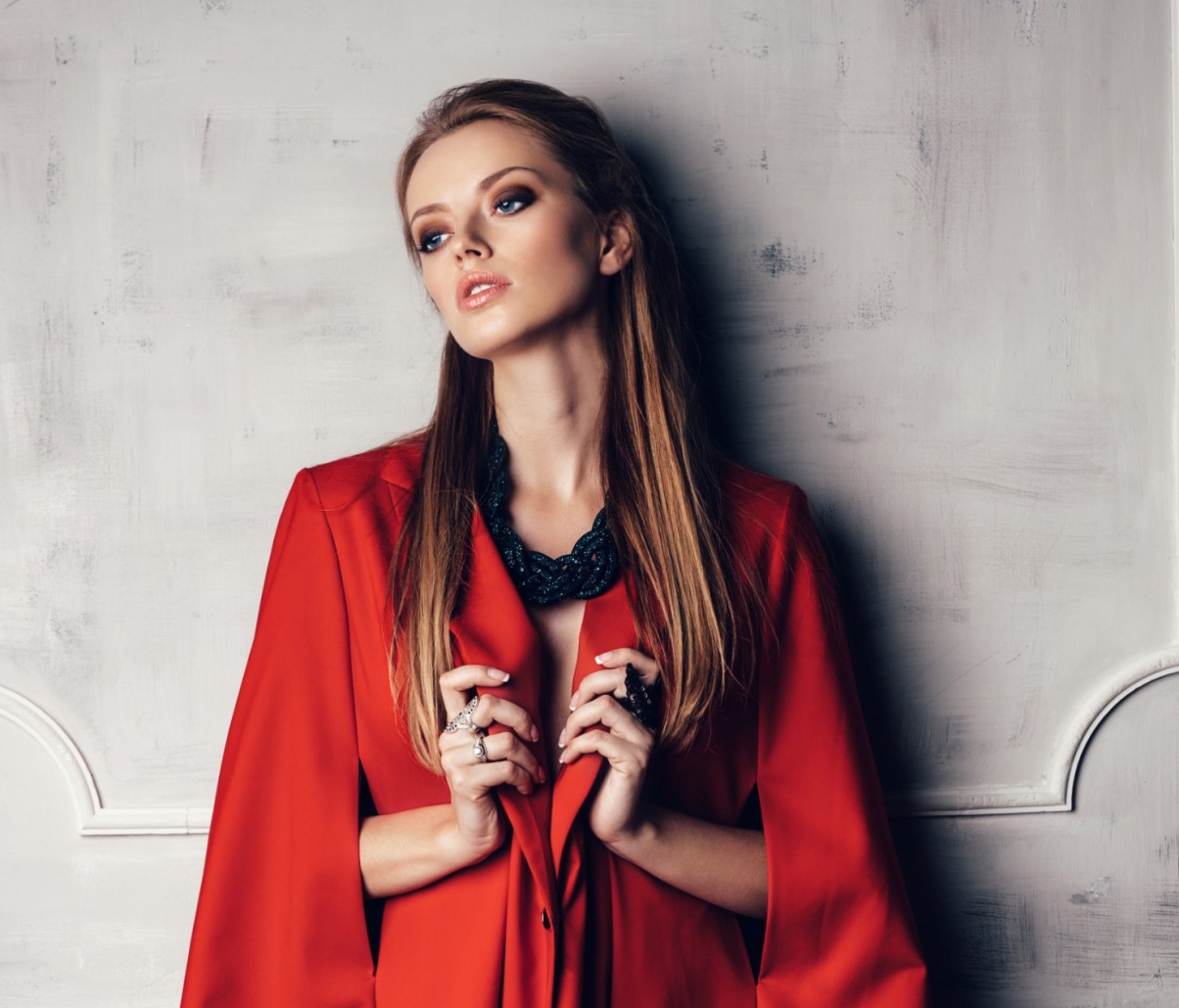 fashion-young-beautiful-woman-in-red-coat-PKM7M7Z