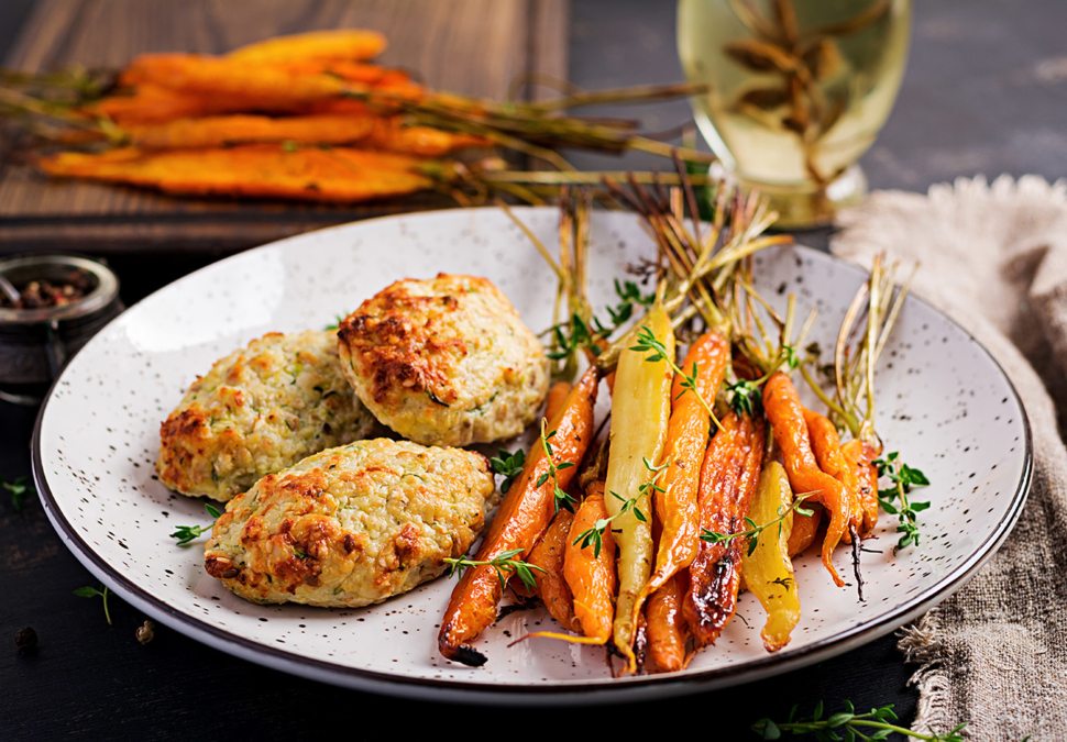 baked-organic-carrots-with-thyme-and-cutlet-S3FDCJE-copy