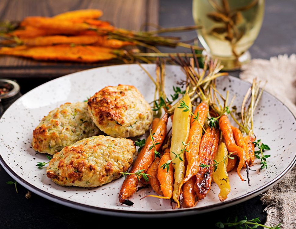 baked-organic-carrots-with-thyme-and-cutlet-S3FDCJE-copy