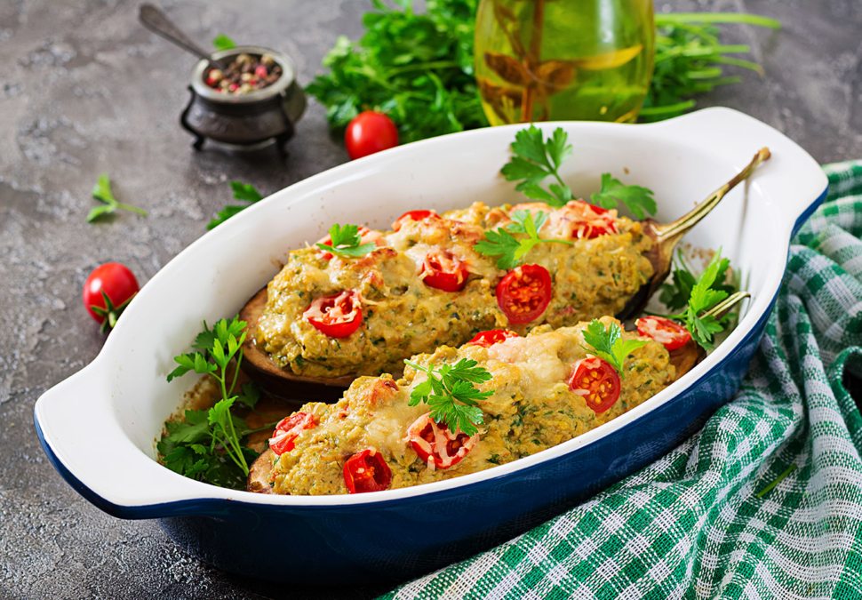 minced-meat-chicken-and-vegetables-stuffed-WX83SH7-copy