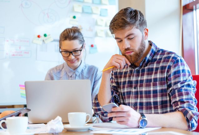 people-working-in-office-P3DBYE3