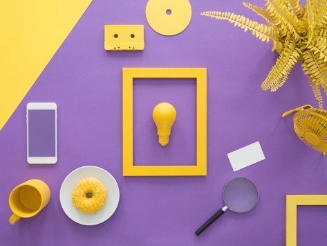 yellow-frame-on-violet-background-PNCJ6TZ
