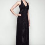 fashion-portrait-of-beautiful-woman-in-elegant-PAXCV62