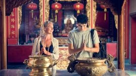 couple-ceremony-respect-praying-temple-concept-PXW7YWH