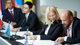 politicians-at-work-PM4HPPY