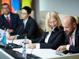 politicians-at-work-PM4HPPY