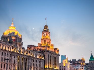 shanghai-excellent-historic-buildings-at-dusk-PJDKRTA
