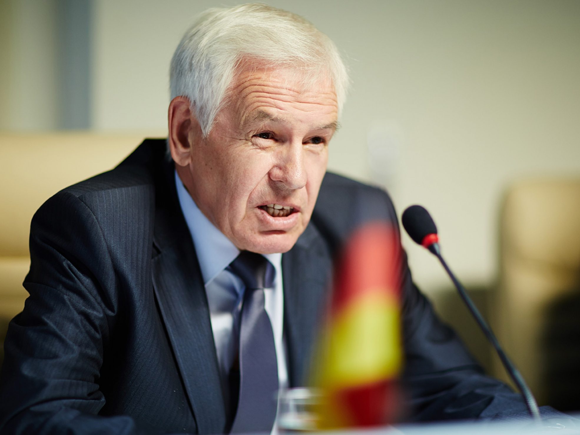 political-report-PZENLVD