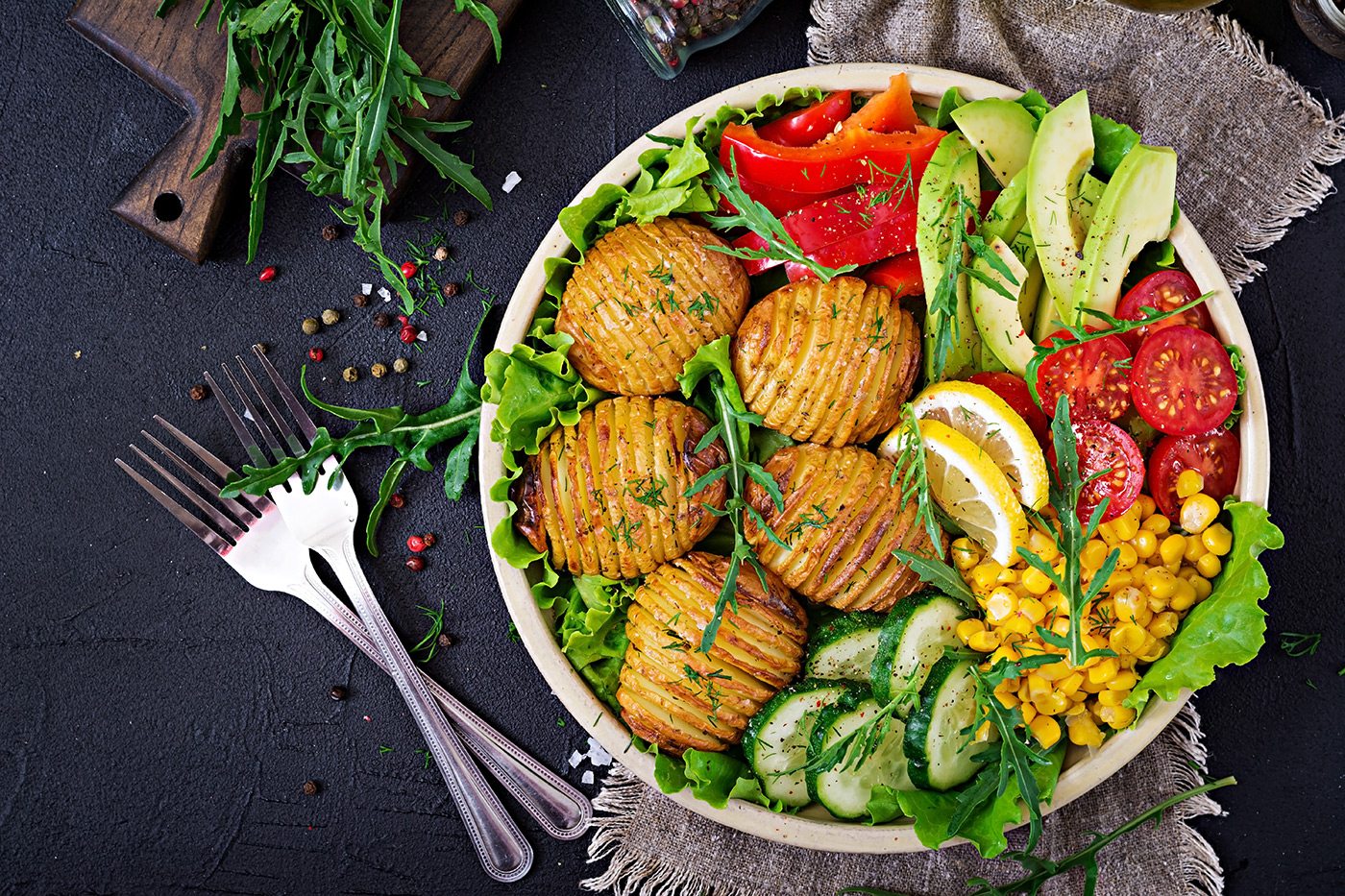 Eating Salad Before or During a Meal The Restaurant