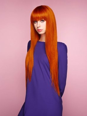 portrait-of-beautiful-woman-with-red-hair-P6XPFCE