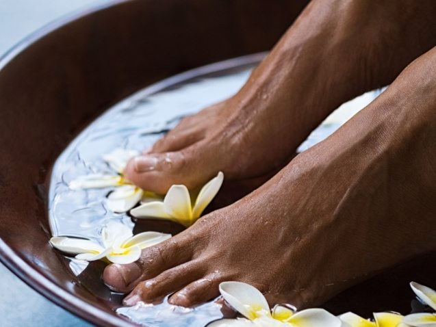 spa-salon-therapy-treatment-PZFBLW-4