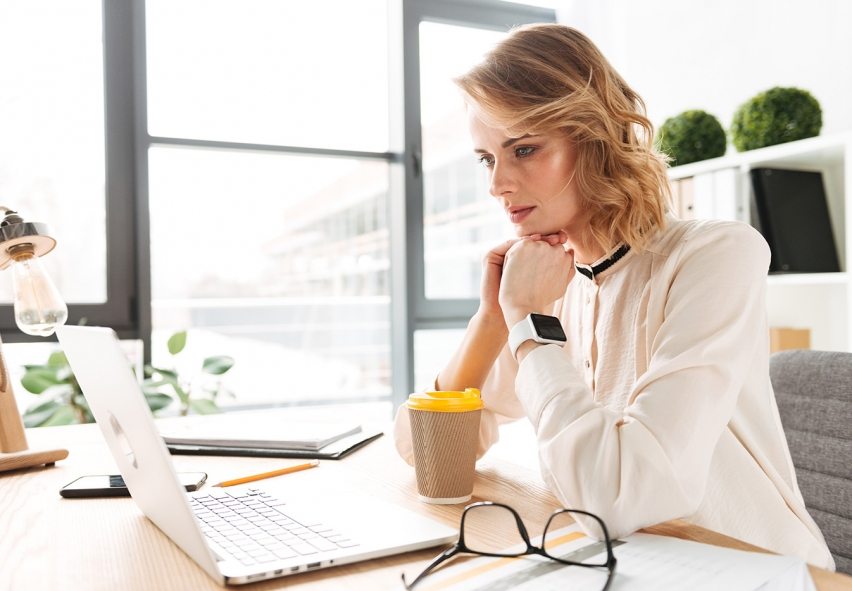 Homepage 14 concentrated-serious-young-business-woman-PAM32VF