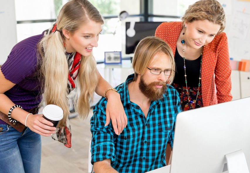 Homepage 8 young-office-workers-discussing-PWASTH4