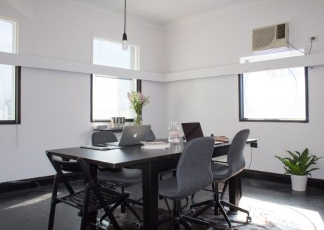 s-o-c-i-a-l-c-u-t-ZGqe7DaJn1w-unsplash